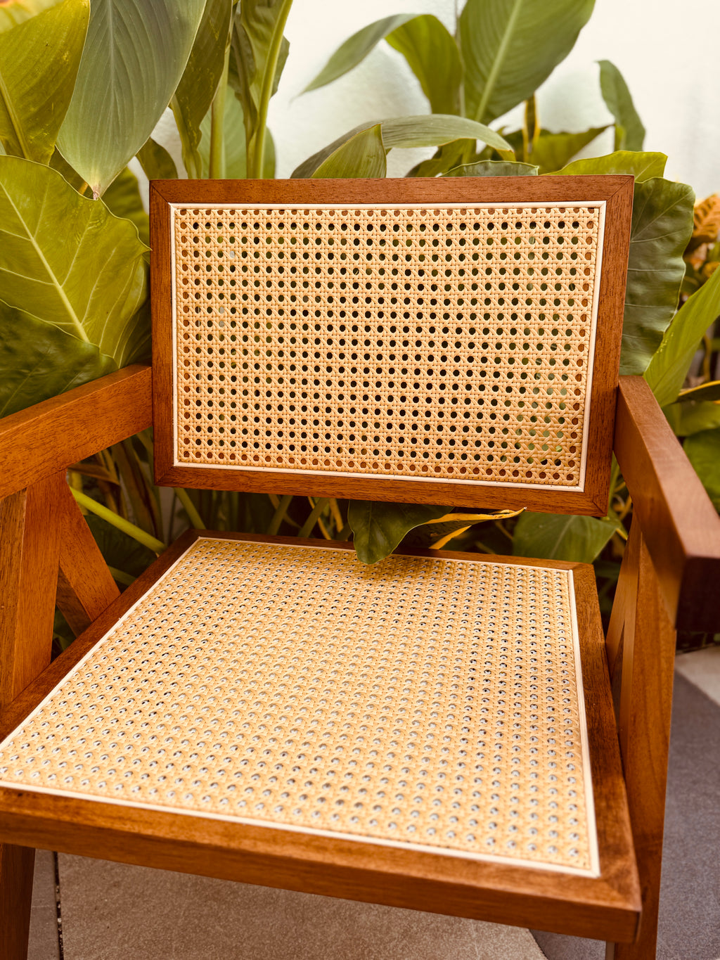 Silla Beige de madera con Bejuco 2 ANT (precio por 2 unidades)