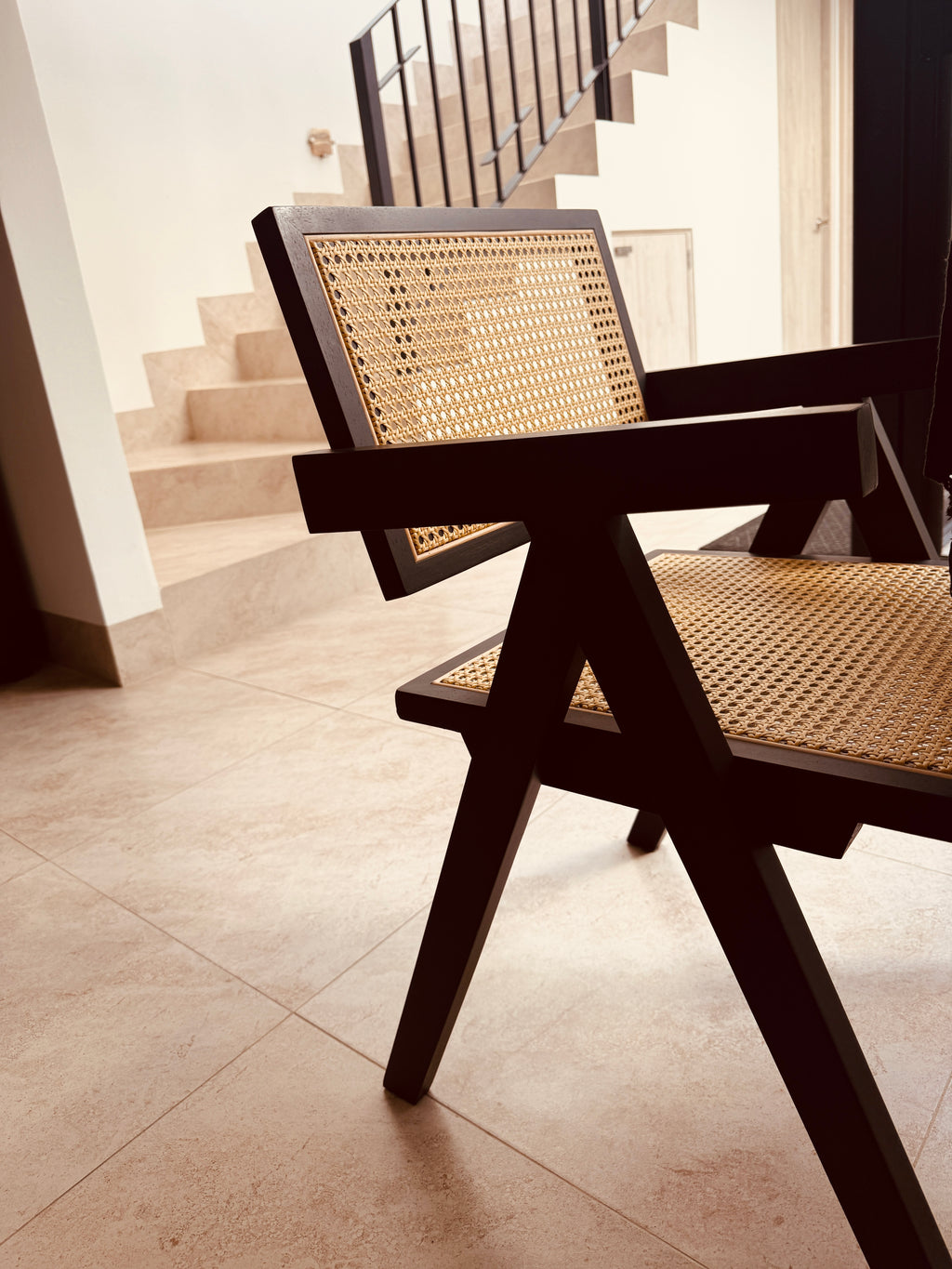 Silla Negra de Madera con Bejuco 1 KAL (precio por 2 unidades)