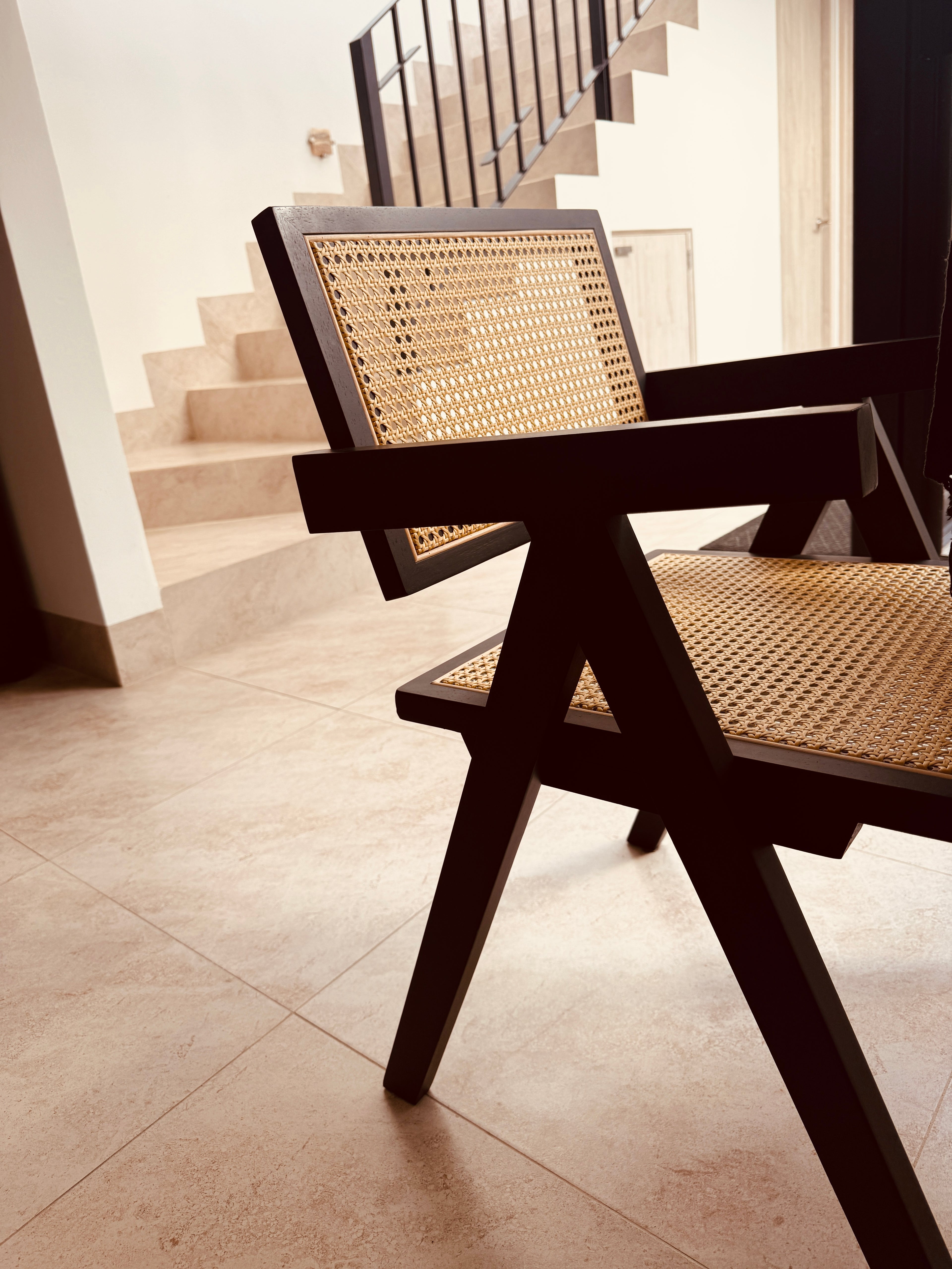 Silla Negra de Madera con Bejuco 1 KAL (precio por 2 unidades)