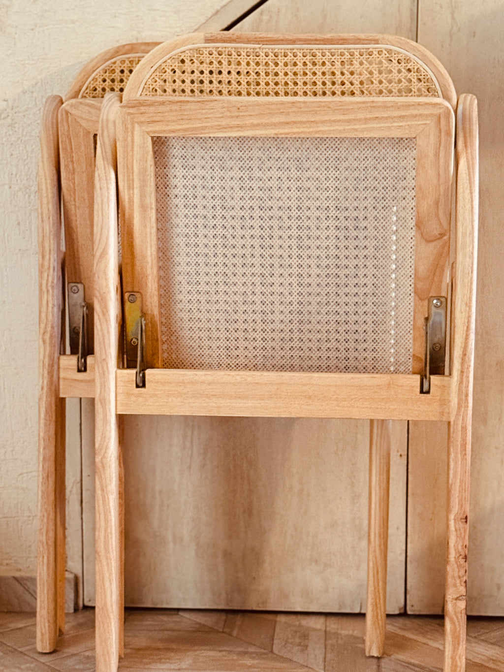 Silla Beige de madera con bejuco plegable 3 STERN (precio por 2 unidades)