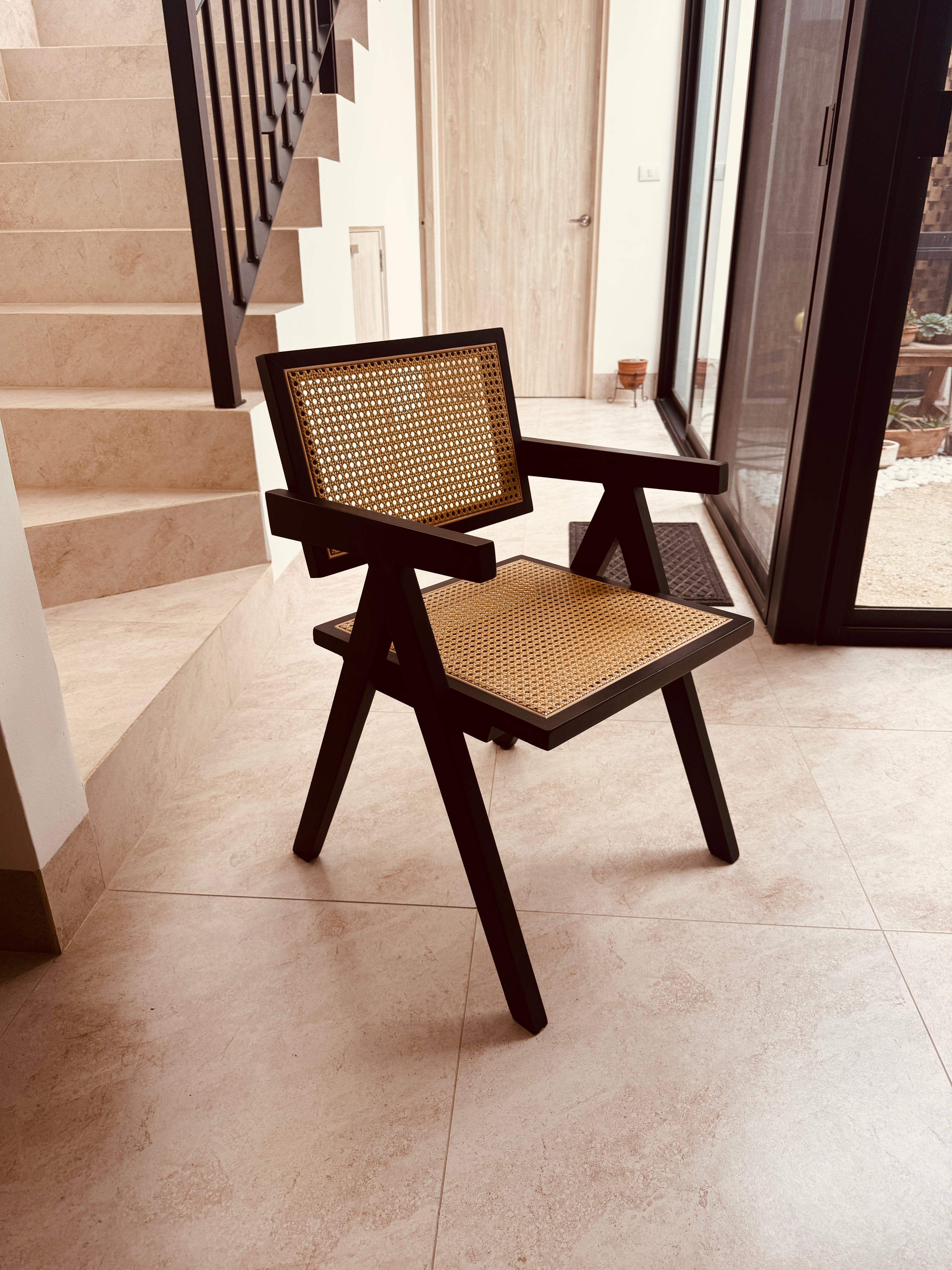 Silla Negra de Madera con Bejuco 1 KAL (precio por 2 unidades)