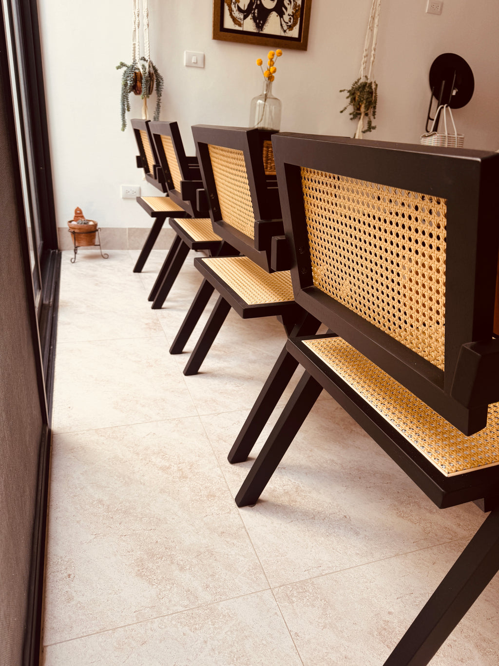 Silla Negra de Madera con Bejuco 1 KAL (precio por 2 unidades)