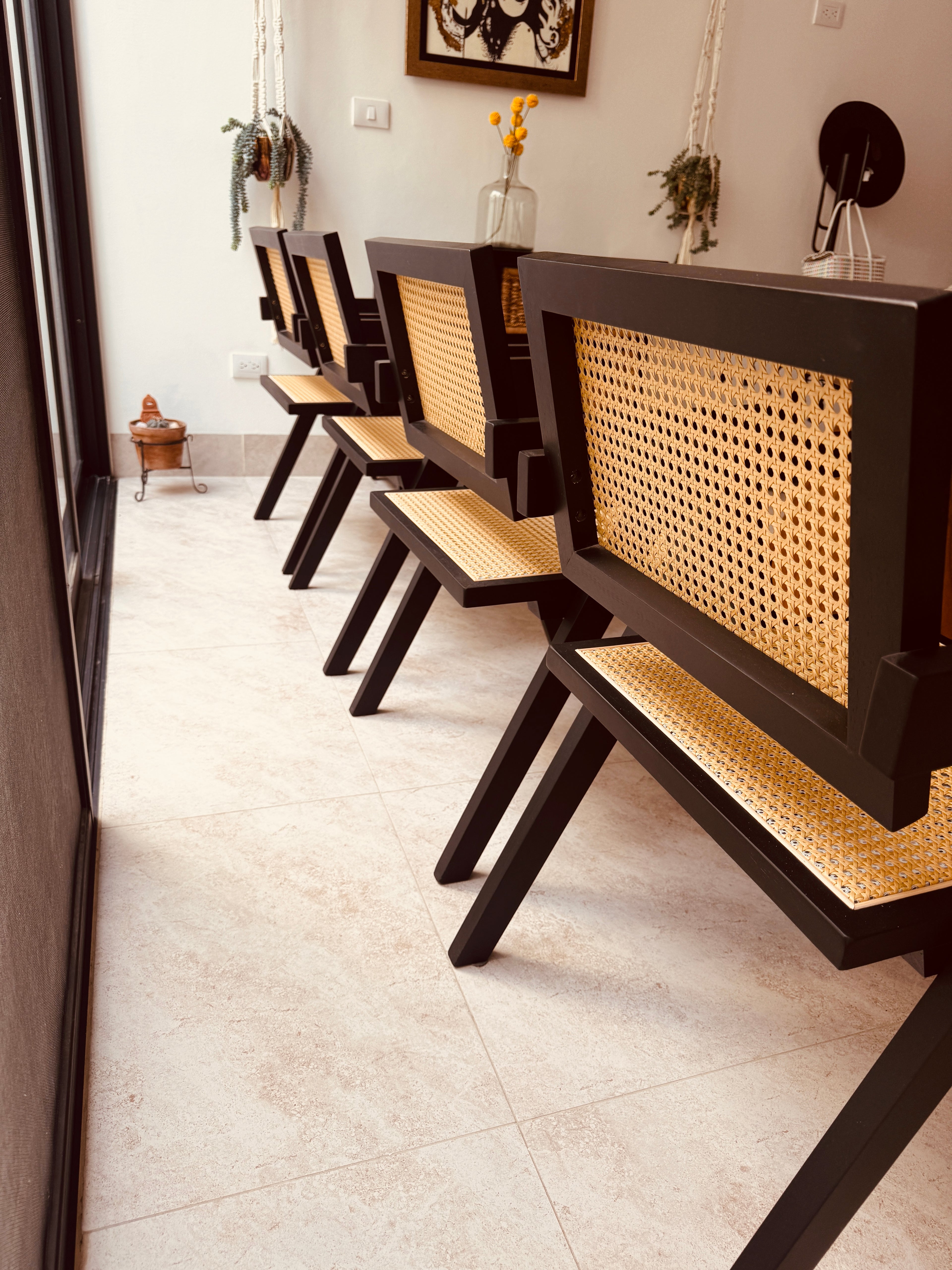Silla Negra de Madera con Bejuco 1 KAL (precio por 2 unidades)