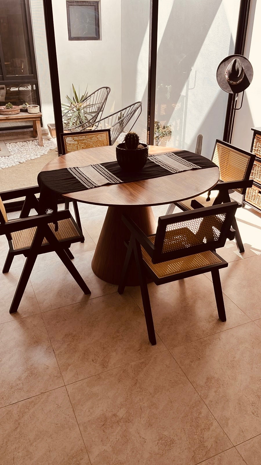 Silla Negra de Madera con Bejuco 1 KAL (precio por 2 unidades)